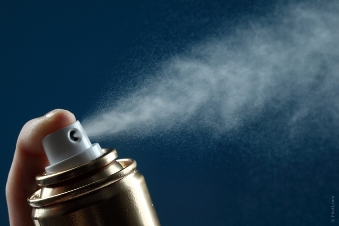 Ogni anno nel mondo utilizzati 12 miliardi di aerosol. I contenitori possono essere riciclati.