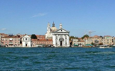Grandi navi a Venezia, Lupi e Galletti: non devono passare per il canale della Giudecca e nel Bacino di San Marco