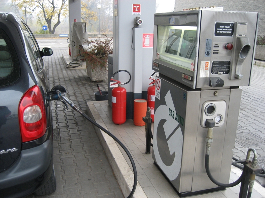 Rifornimento di gas per auto