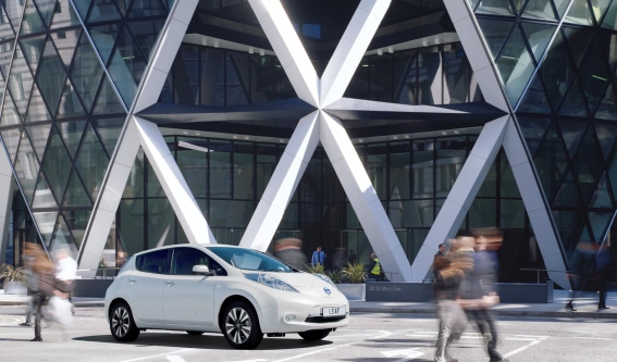 Nissan e Foster insieme per la stazione di servizio del futuro